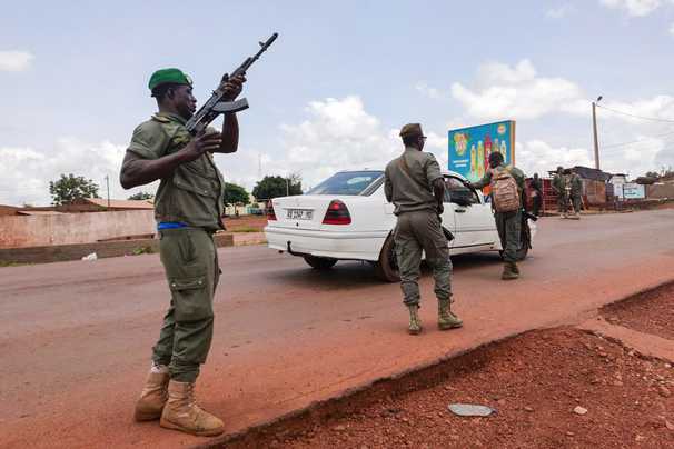 Mali’s president, prime minister have been detained in a military rebellion, African Union says