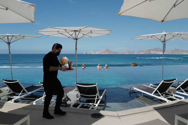 Mexican beach resorts try to lure tourists back in the midst of the pandemic