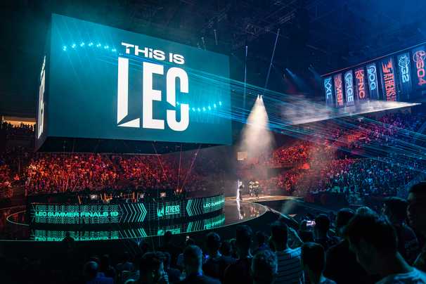 Industry of esports struggles with clash of ethics and economics