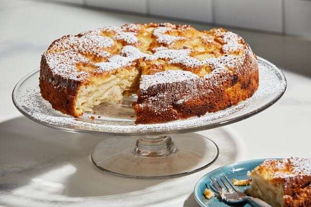 This one-bowl Russian apple cake reminds us of hospitality in difficult times