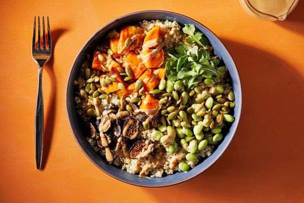 7 grain bowl and salad recipes that make desk lunch something to look forward to