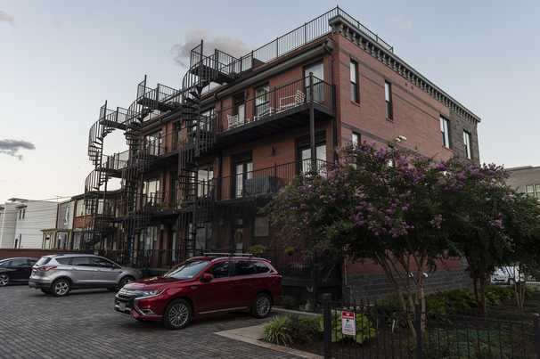Study: D.C. and Arlington among the 10 cities with fastest rent declines during pandemic
