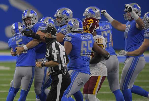 Washington loses thriller in Detroit, 30-27, as penalty helps foil Alex Smith’s career game
