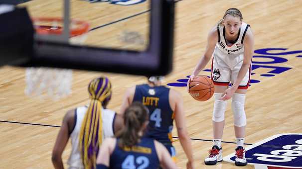 How Connecticut freshman Paige Bueckers is breaking college basketball