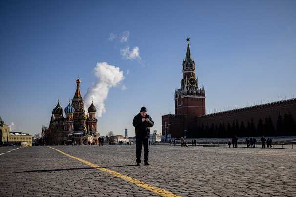Russia slows down Twitter over ‘banned content’