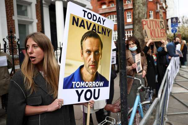 Doctors for jailed Russian opposition leader Navalny urge him to end hunger strike after medical exams