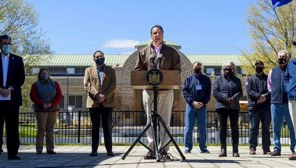 Cuomo plays cat-and-mouse with New York media