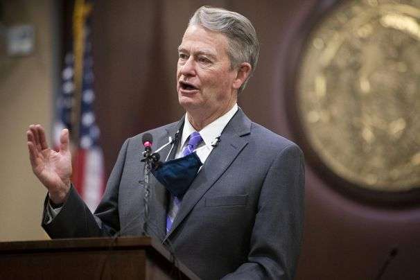 Idaho lieutenant governor banned mask mandates while the governor was out of town. It didn’t last.