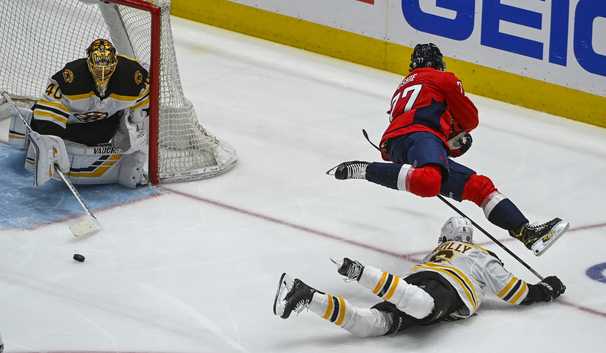 T.J. Oshie feeds off the pressure, and the Capitals feed off T.J. Oshie