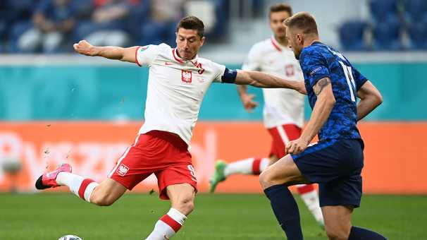Robert Lewandowski, a force for Bayern Munich, faces an uphill climb with underdog Poland