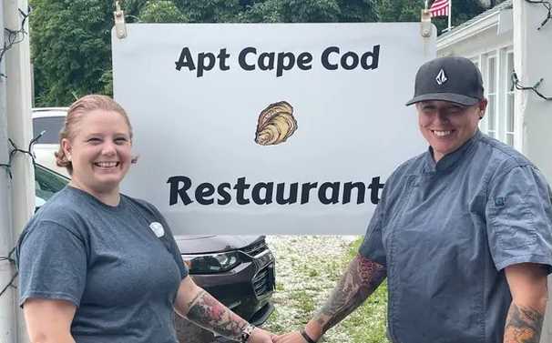 After customers drove staff to tears, a restaurant closed to give employees a ‘day of kindness’