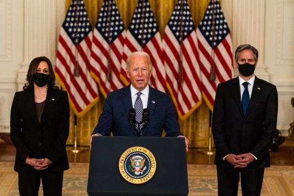 Biden vows to bring Americans home, defends Afghanistan exit amid continuing chaos