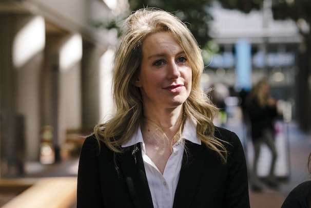 Live updates: Theranos founder Elizabeth Holmes goes on trial for fraud