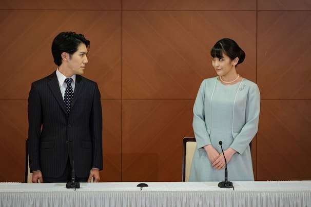 Bucking tradition, Japanese Princess Mako marries controversial fiance, loses royal status