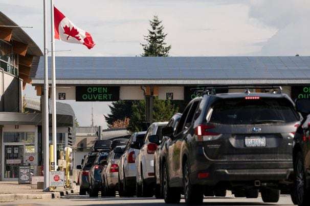 White House to ease overland border crossings from Canada and Mexico