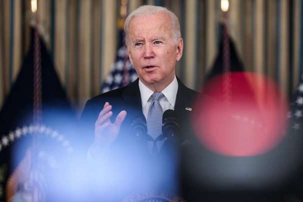 The polls are clear: Democratic holdouts are killing Biden