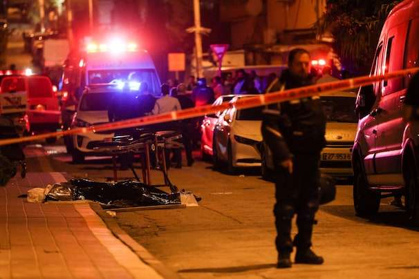 Gunman kills 5 Israelis in shooting rampage near Tel Aviv