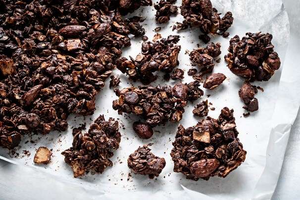 Air fryer granola with chocolate and chile is our crunchy ideal