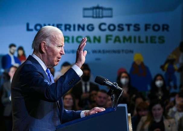 Biden ticks up, but GOP holds advantage on economy, Post-ABC poll finds