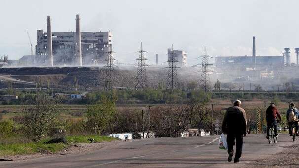 Russia-Ukraine war live updates: Heavy fighting at Mariupol plant; E.U. discusses oil embargo