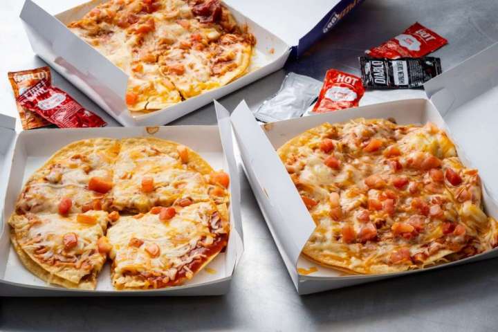 Taco Bell’s Mexican pizza is back, and fans are fired up