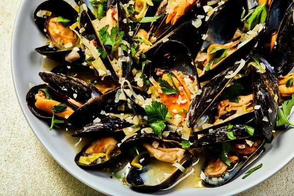This Instant Pot mussels recipe is fragrant and foolproof
