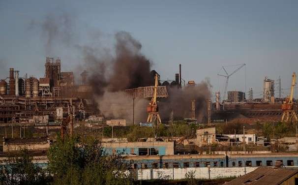 Women, children evacuated from Mariupol steel plant