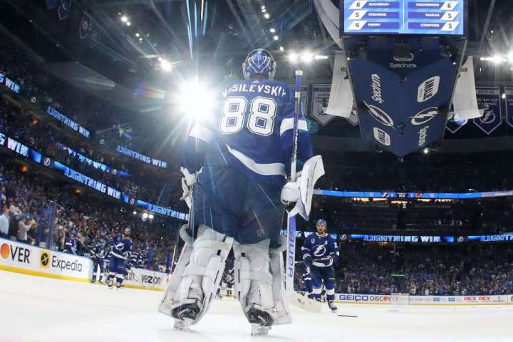 Champs strike back: Lightning routs Avs, gets back in Stanley Cup finals