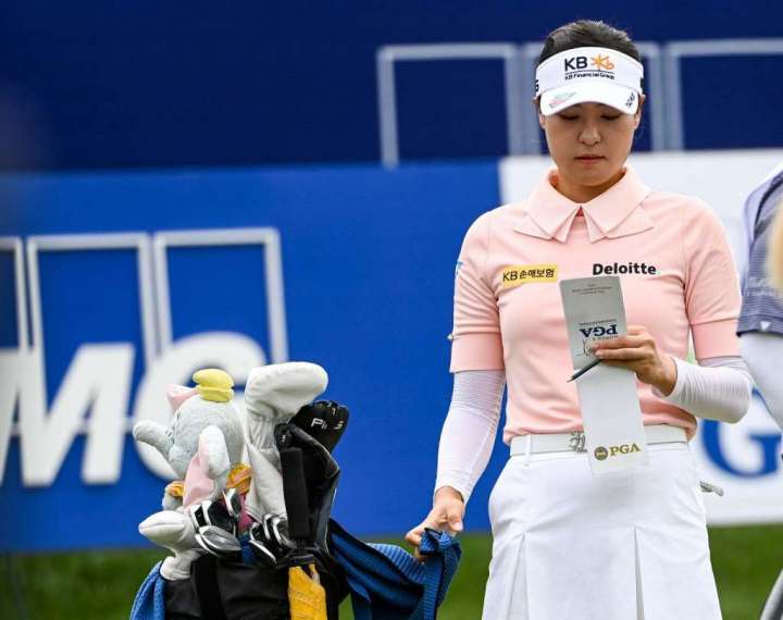 Lexi Thompson goes low, but In Gee Chun still in command at Women’s PGA