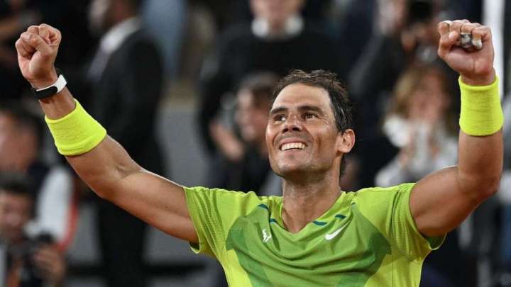 Rafael Nadal knocks out Novak Djokovic in heavyweight French Open quarterfinal
