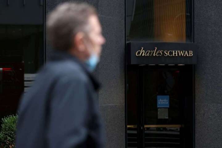 Schwab to pay $187 million after SEC says robo-advisers misled investors