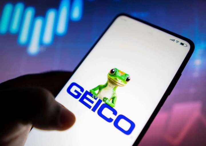 She got an STD during car sex. Now, Geico could pay her $5.2 million.