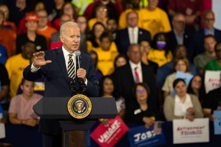 Biden offers midterm preview in Ohio campaign-style visit