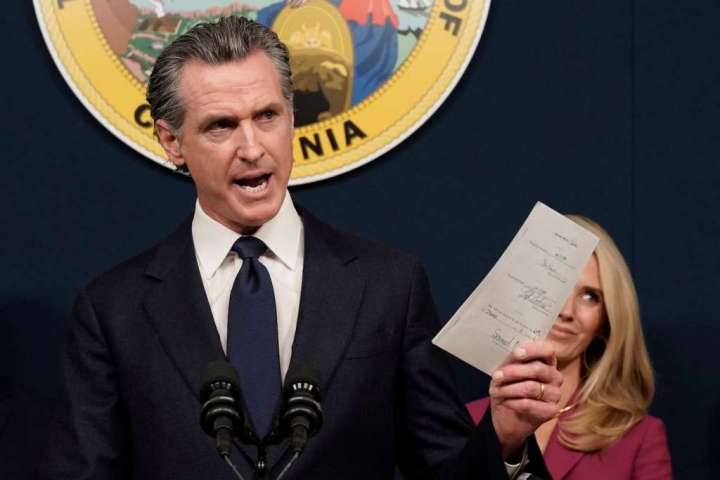 Gov. Newsom taps into liberal fury and sparks talk of presidential run