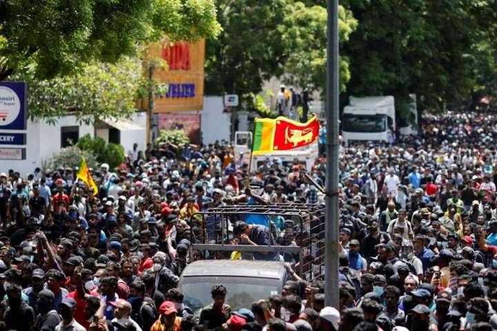 Sri Lankans storm government office, demanding president’s resignation