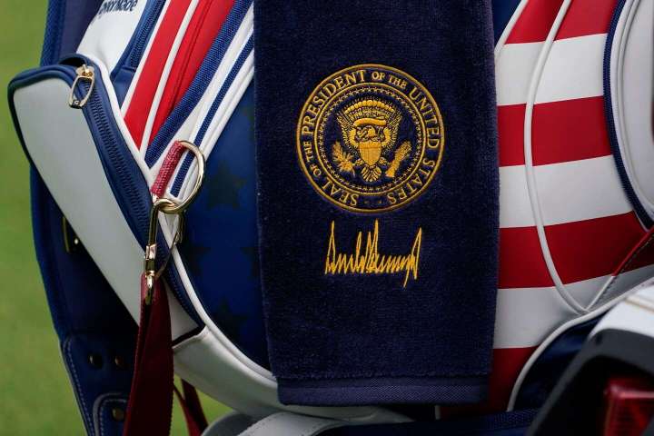 Trump uses presidential seal at N.J. golf club amid ethics complaints