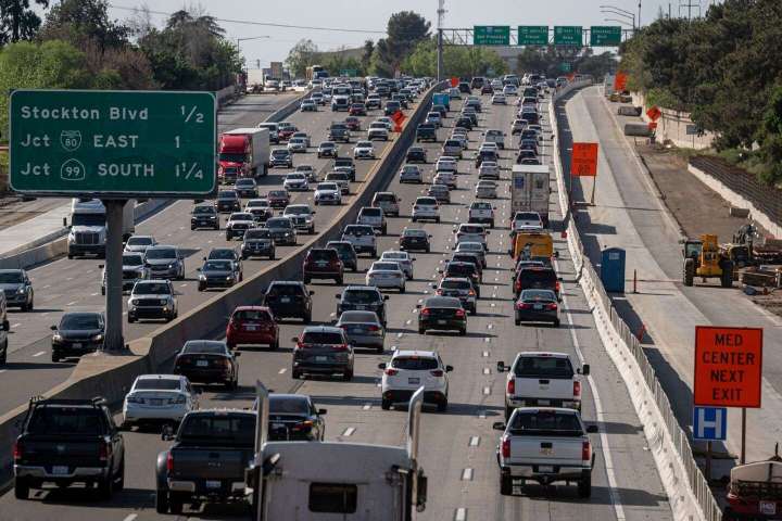 California’s gas car ban is clunky. There’s a better way.