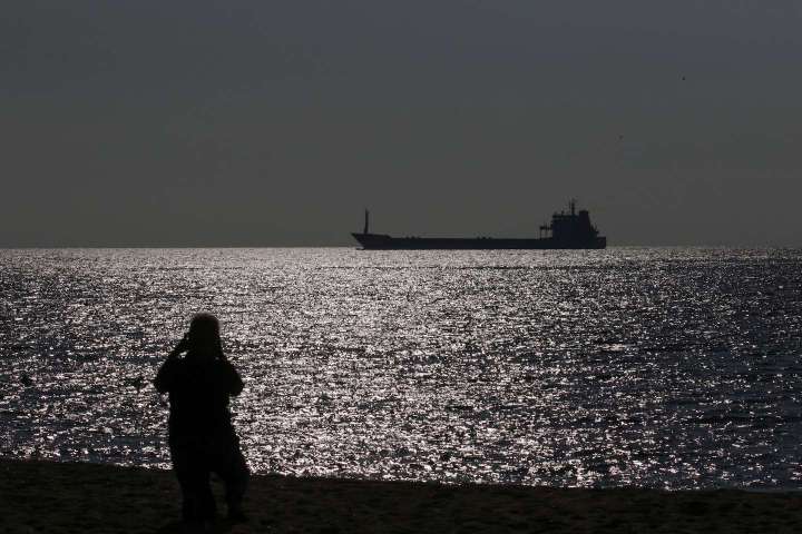 Ukraine Live Briefing: Three grain ships set sail; Moscow mulls Griner swap
