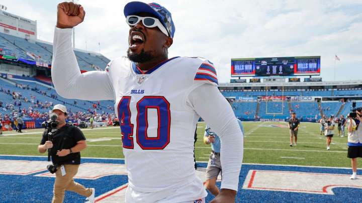Chasing wins and sharing wisdom, Von Miller settles in with the Bills