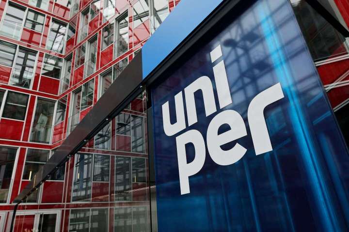 Germany nationalizes gas company Uniper to protect energy supplies