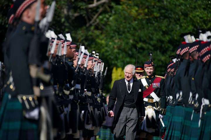 Queen Elizabeth II live updates: Service held at Edinburgh cathedral; Prince Harry remembers ‘granny’