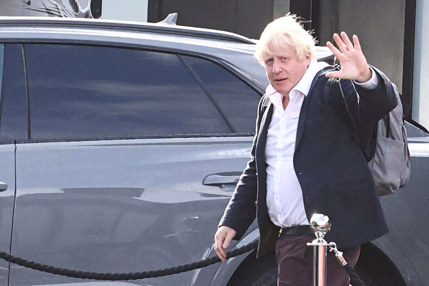 Boris Johnson drops bid to return to power in U.K., reports say
