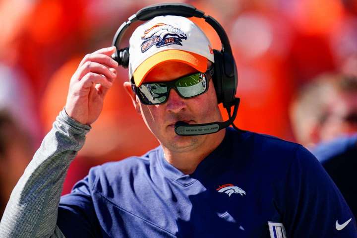How NFL coaches try (and often fail) to master the end-of-game chaos