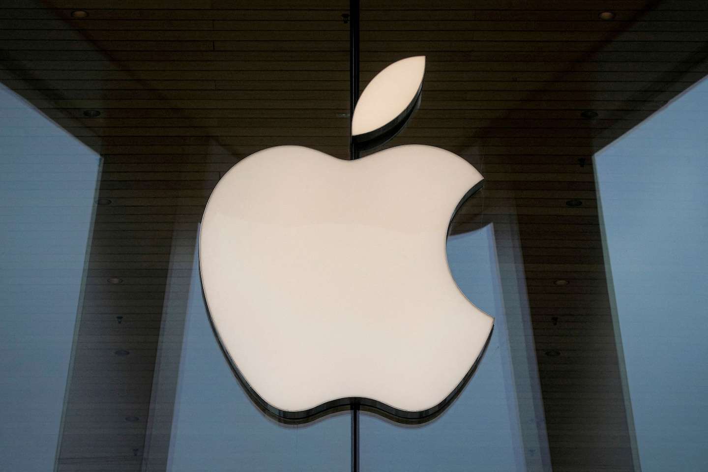 Oklahoma City Apple store becomes second in U.S. to vote to unionize