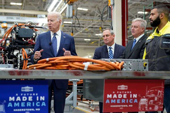 Post Politics Now: Biden contrasts his economic agenda with GOP as midterm elections loom