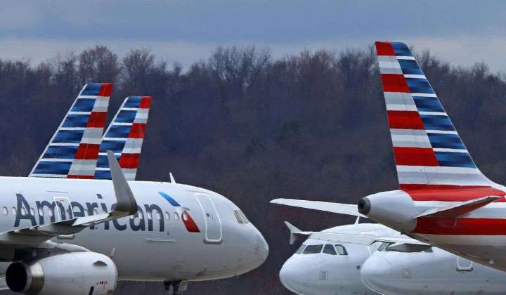 American Airlines boosts outlook after busy holiday season