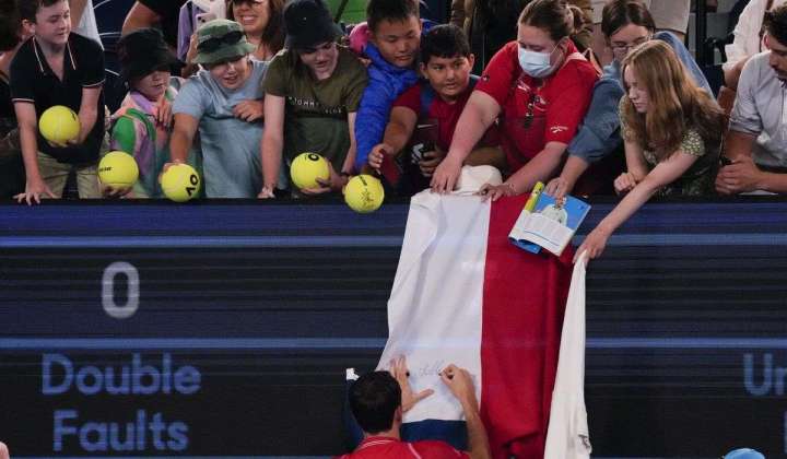 Australian Open bans flags from Russia, Belarus