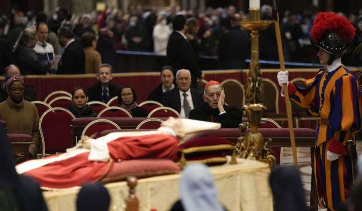 Pope Francis praises ‘gentle’ Benedict ahead of funeral