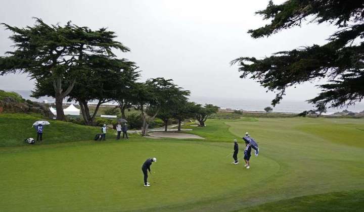Caddie collapses on fairway during AT&T Pebble Beach Pro-am
