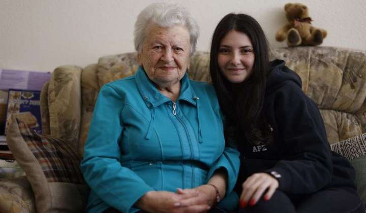 Holocaust survivors, descendants join forces on social media
